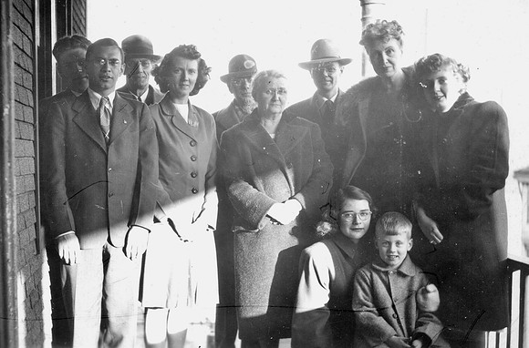 Guy, Uncle Jimmy, Unknown, Lois, Unknown, Grandma Klein, Unknown, Ed, Dorothy, Jean. Unknown, Larry