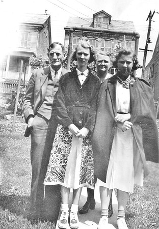 Lois and Jean with their Mom and Dad